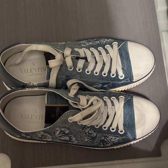 Valentino Garavani Denim butterfly Blue Sneakers low top - Picture 1 of 8